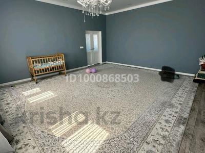 Продажа домов и дачи в Атырауской обл.: Часть дома · 5 комнат · 183 м² · 8 сот., мкр Аксай, 14 улица 18 за 30 млн 〒 Часть дома · 5 комнат · 183 м² · 8 сот., мкр Аксай, 14 улица 18 за 30 млн 〒 в Атырау