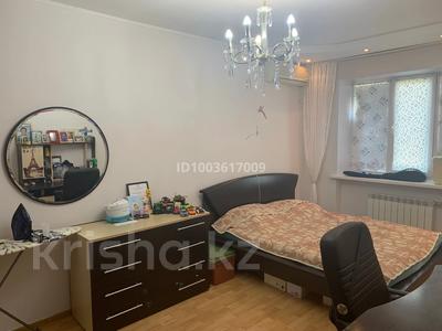 3-комнатная квартира · 70.5 м² · 5/5 этаж, Курмангазы 3 за 33 млн 〒 в Атырау, мкр Авангард-2