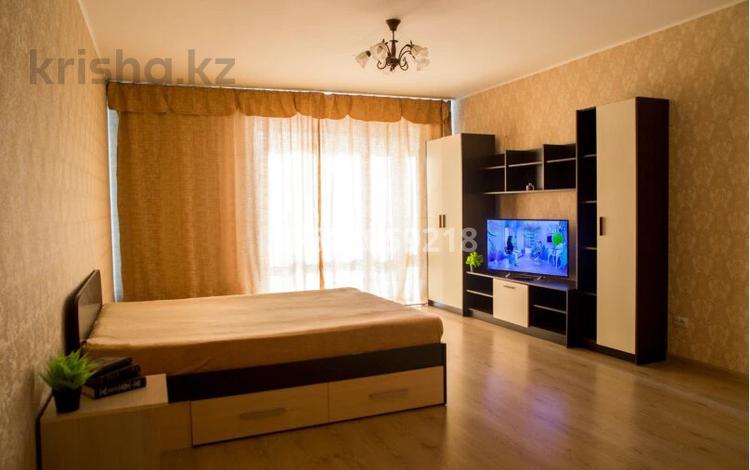 1-комнатная квартира, 30 м² посуточно, мкр Новый Город за 7 999 〒 в Караганде, Казыбек би р-н — фото 3
