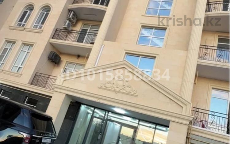 1-комнатная квартира · 50 м², мкр Ак Шагала, Жалена Тулепова 84 86В за 250 000 ₸ в Атырау — фото 2