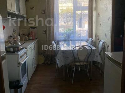 Пәтерлер в Акмолинской обл.: 3-бөлмелі пәтер · 60 м² · 1/2 қабат, Булкышева 5/6 — Напоотив 8-ой школы, бағасы: 12 млн 〒 3-бөлмелі пәтер · 60 м² · 1/2 қабат, Булкышева 5/6 — Напоотив 8-ой школы, бағасы: 12 млн 〒 в Кокшетау