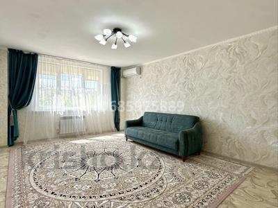 3-бөлмелі пәтер · 82 м² · 1/5 қабат, Нұрсая ш/а. 109, бағасы: 32 млн ₸ в Атырау, мкр Нурсая
