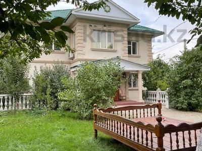 Отдельный дом · 10 комнат · 400 м², Богенбай батыра 30 — Толе Би за 3.5 млн 〒 в Алматы, Медеуский р-н