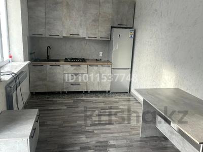 2-бөлмелі пәтер · 60 м², Бәйдібек баба 17 — Головацкий ауылы(Молодежный), бағасы: 150 000 ₸ в Жаркенте