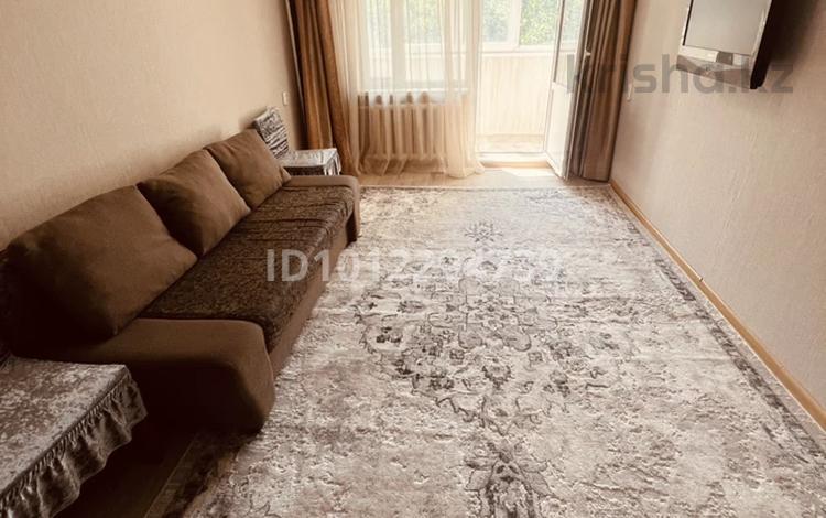 3-комнатная квартира · 65 м² · 3/4 этаж, мкр №12 2 за 380 000 ₸ в Алматы, Ауэзовский р-н — фото 2