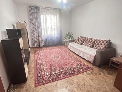 2-комнатная квартира, 58 м², 1/5 этаж помесячно, Болашак 14 за 120 000 〒 в Талдыкоргане, военный городок Улан
