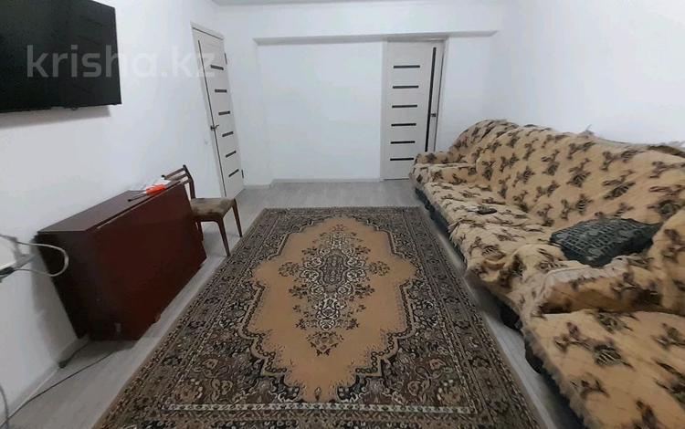 3-комнатная квартира, 64 м², 1/5 этаж помесячно, Самал за 110 000 〒 в Талдыкоргане, мкр Самал — фото 2