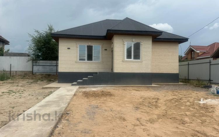 Отдельный дом · 3 комнаты · 100 м² · 5 сот., Абылайхана 198а — Саукеле за 22 млн 〒 в Каскелене — фото 2