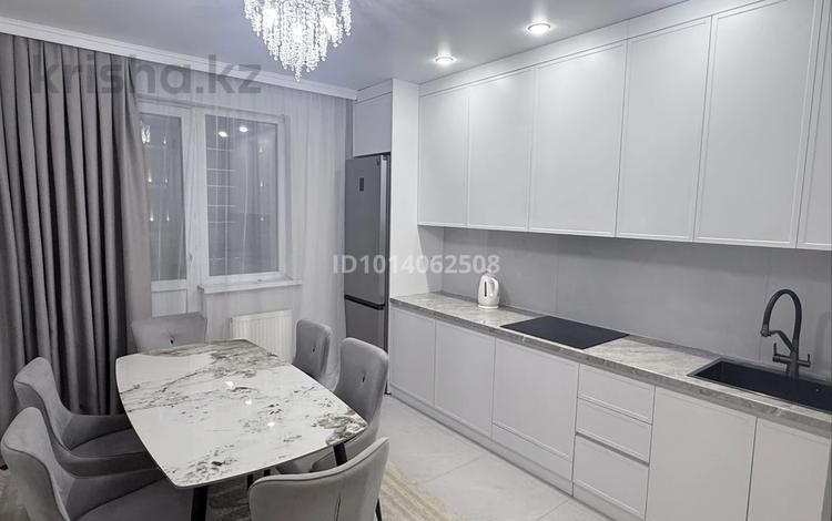 3-комнатная квартира · 96 м² · 7/16 этаж, Б. Момышулы 12 за 350 000 ₸ в Астане, Алматы р-н — фото 2