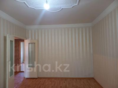 3-бөлмелі пәтер, 64 м², 4/5 қабат, Самал 55 — Школа Гимназия #45., бағасы: 16.5 млн 〒 в Таразе