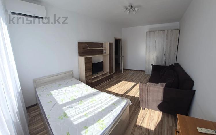 1-комнатная квартира · 40 м², Шевченко 109 за 250 000 ₸ в Алматы, Алмалинский р-н — фото 2