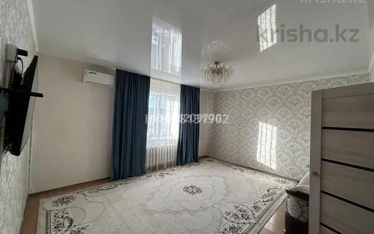 2-бөлмелі пәтер · 65 м² · 5/5 қабат, Астана ш/а., бағасы: 180 000 ₸ в Уральске, мкр Астана — фото 2