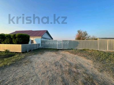 Отдельный дом · 2 комнаты · 58 м² · 12 сот., Набережная 12 за 5.8 млн ₸ в Александровка