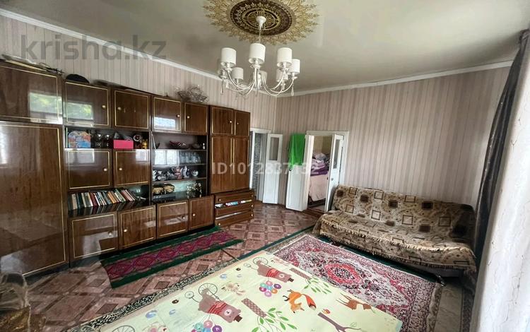 Часть дома · 3 комнаты · 90 м² · 5 сот., Мамбетова 58 кв 5 — Рядом находится дом связи, напротив дома двух этажный дом за 7 млн ₸ в  — фото 9