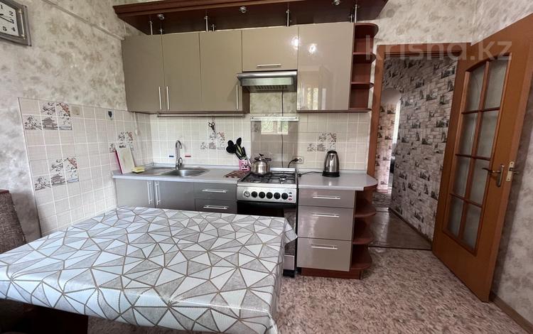 2-комнатная квартира · 52 м² · 4/5 этаж, мкр Жулдыз-2 за 250 000 ₸ в Алматы, Турксибский р-н — фото 2