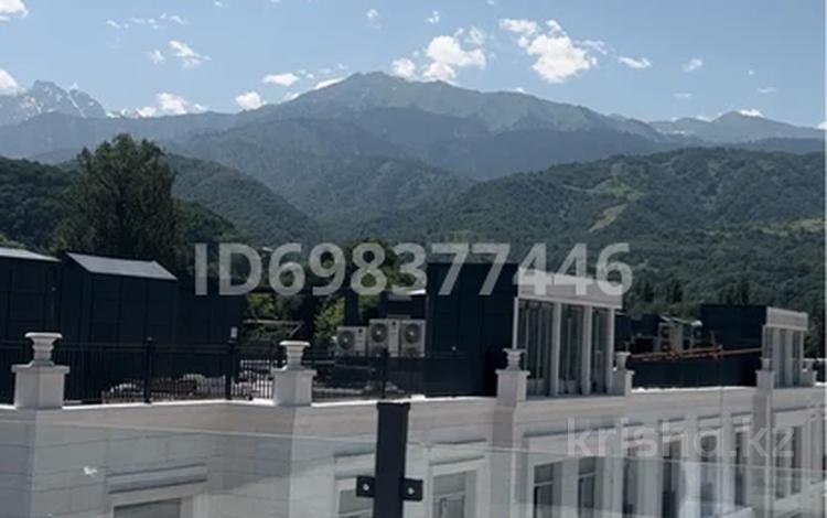 5-комнатная квартира · 337 м² · 3/3 этаж, Ондасынова за 450 млн 〒 в Алматы, Медеуский р-н — фото 2