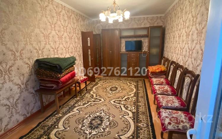 3-комнатная квартира · 60 м² · 2/5 этаж, Жуанышев 4 — Дом находится ориентировочно Жамбыла /Толе би за 130 000 ₸ в Таразе — фото 2