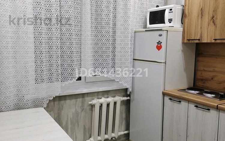 1-комнатная квартира · 40 м² · 4/5 этаж, 35 квартал — 20 квартал район Онкологии Радиологии Инвитро Лицей за 12 000 ₸ в Семее — фото 2