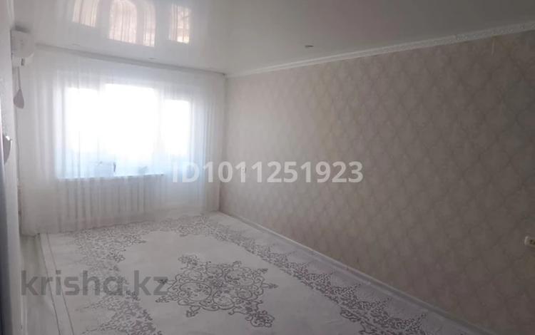 2-комнатная квартира · 45 м² · 5/5 этаж, мкр Строитель, Матросова 170 за 14 млн ₸ в Уральске — фото 2