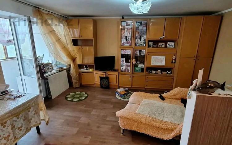 3-бөлмелі пәтер, 61 м², 5/9 қабат, мкр Омега, Есенжанова, бағасы: 13.5 млн 〒 в Уральске, мкр Омега — фото 2