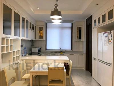 3-бөлмелі пәтер · 135 м² · 17/25 қабат, Нажмеденова 4, бағасы: 600 000 ₸ в Астане, Сарыарка р-н