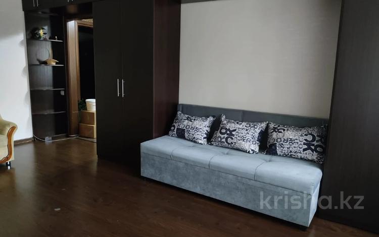 1-комнатная квартира · 41 м² · 2/5 этаж, Толе Би 165 — Нурмакова за 310 000 ₸ в Алматы, Алмалинский р-н — фото 2