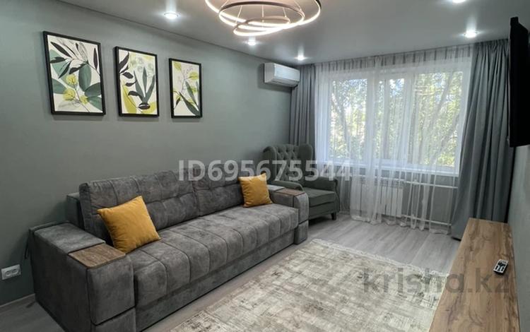 1-комнатная квартира · 33 м² · 2/5 этаж, 68 квартал 8 за 190 000 ₸ в Темиртау — фото 2