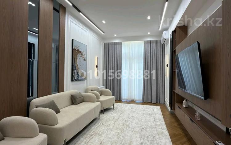 3-комнатная квартира · 100 м² · 9 этаж, Достык 5 за 30 000 ₸ в Астане, Есильский р-н — фото 2