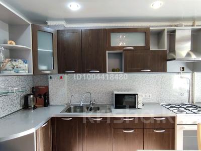 4-бөлмелі пәтер · 85 м² · 3/5 қабат, Ихсанова 45, бағасы: 250 000 ₸ в Уральске