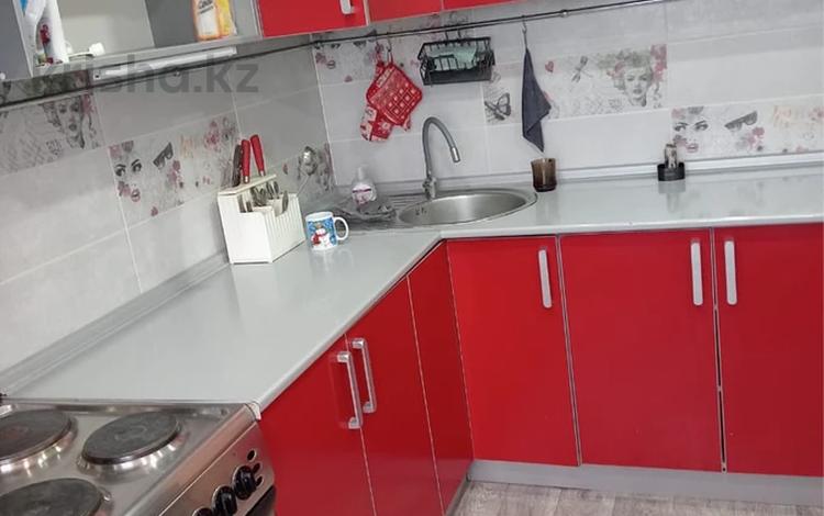 3-комнатная квартира · 65 м² · 9/9 этаж, мкр Юго-Восток, Гапеева 1 за 150 000 〒 в Караганде, Казыбек би р-н — фото 2