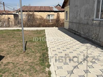 Отдельный дом · 3 комнаты · 150 м² · 6.6 сот., мкр Думан-1 — Акмешит-Тауелсиздик за 70 млн ₸ в Алматы, Медеуский р-н