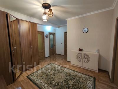 2-комнатная квартира, 60 м², 1/5 этаж посуточно, улица Курмангазы 5 за 15 000 〒 в Атырау