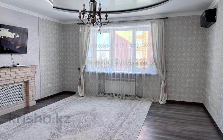 3-бөлмелі пәтер · 106.5 м² · 4/9 қабат, мкр. Алтын орда, А.Молдагулова, бағасы: 45 млн ₸ в Актобе — фото 2