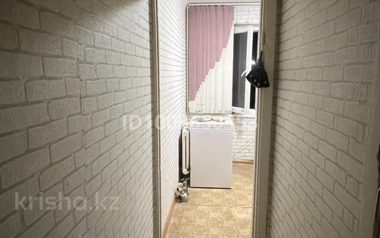 1-комнатная квартира · 50 м² · 3/5 этаж, Аль-Фараби 55 — Қаланың ортасы, 1 мектеп, грант оқу орталығы, библиотека, спортшкола , Ақбота магазин, Аллея барлығы жан жағында орналасқан. за 6.5 млн 〒 в Кентау — фото 2