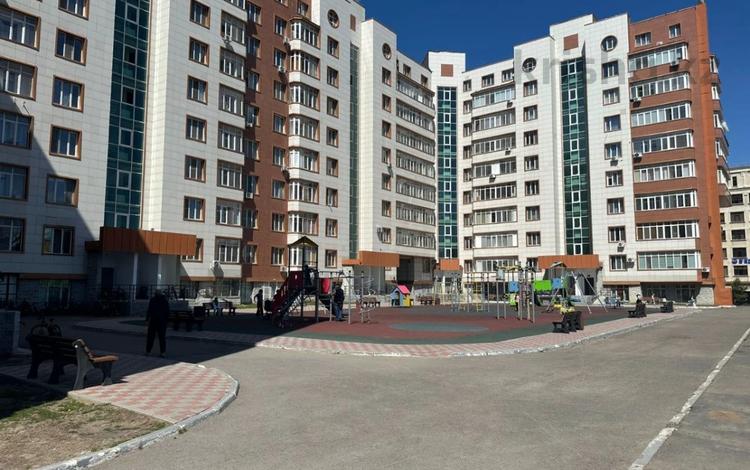 3-комнатная квартира · 97 м² · 8/10 этаж, Мәңгілік Ел 22 — Срочно торг !!!!!!!!! за 49.9 млн ₸ в Астане, Есильский р-н — фото 2