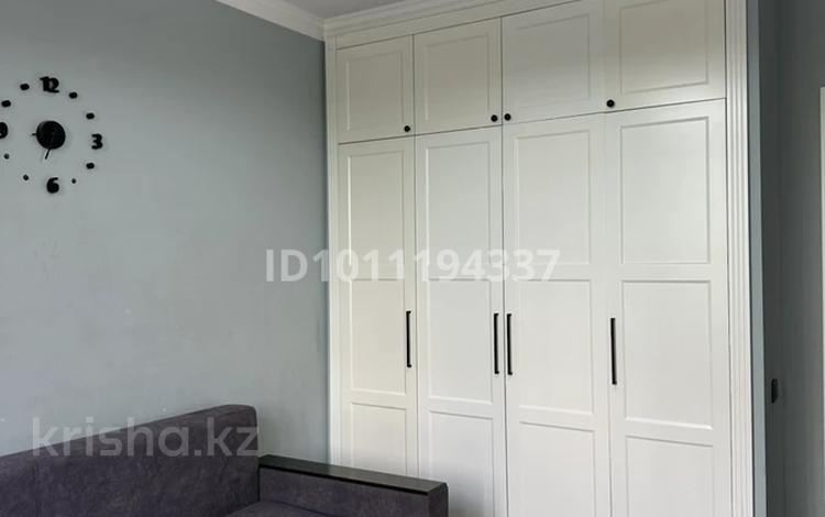 3-бөлмелі пәтер · 80 м² · 3/9 қабат, Райымбека 245, бағасы: 59 млн ₸ в Алматы, Жетысуский р-н — фото 2