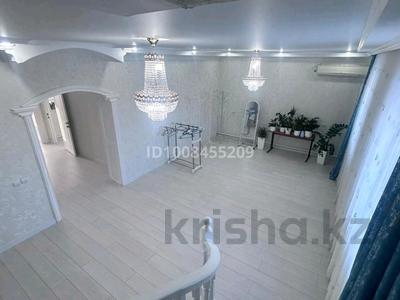 Отдельный дом · 6 комнат · 250 м² · 10 сот., Күншығыс 42 — На пересечении улиц Күншығыс и Нұра за 69 млн 〒 в Актобе, жилой массив Акжар-2