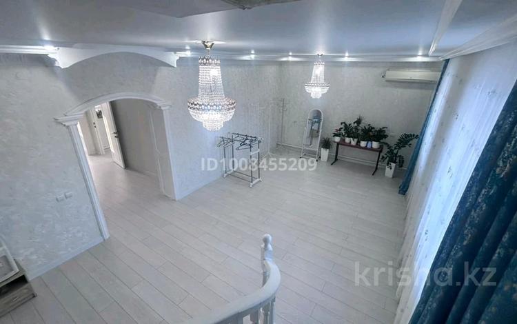 Отдельный дом · 6 комнат · 250 м² · 10 сот., Күншығыс 42 — На пересечении улиц Күншығыс и Нұра за 51.5 млн 〒 в Актобе, жилой массив Акжар-2 — фото 9