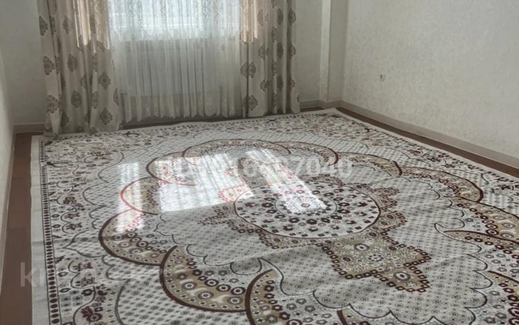 2-комнатная квартира · 65 м² · 5/5 этаж, мкр Нурсая 105 за 230 000 ₸ в Атырау — фото 2