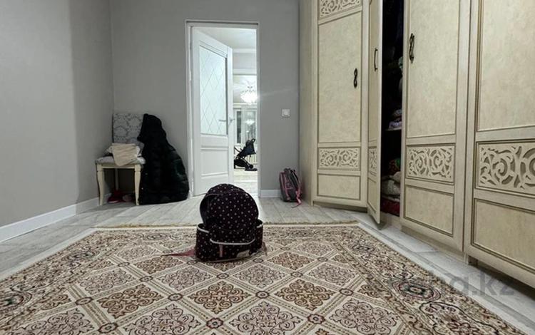 3-комнатная квартира · 90 м² · 7/9 этаж, мкр Болашак за 25.7 млн ₸ в Актобе — фото 2