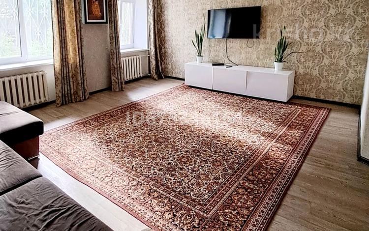 4-комнатная квартира · 90 м² · 1 этаж, Кайрат Жумагалиев 41 за 25 000 ₸ в Уральске — фото 16