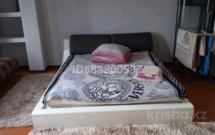 1-комнатная квартира · 40 м² · 7/9 этаж, Молдагуловой 32 — Абылайхана за 12 000 〒 в Алматы, Алмалинский р-н — фото 2