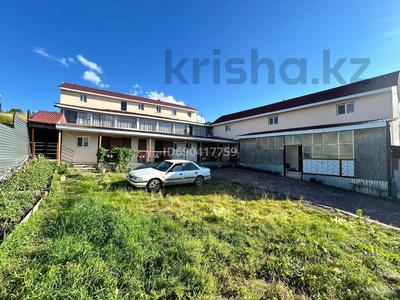 Отдельный дом · 16 комнат · 400 м² · 10 сот., Казахстанская 16 за 53 млн 〒 в Бурабае