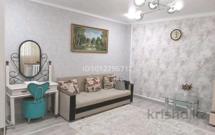 1-бөлмелі пәтер · 40 м² · 1/4 қабат, 4-ш/а. 26, бағасы: 11 000 ₸ в Актау, 4-й мкр — фото 2