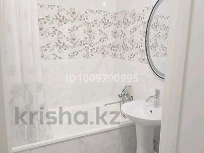 1-комнатная квартира · 30 м² · 4/5 этаж, Майкудук, Майкудук, 12й микрорайон 6 за 7.5 млн 〒 в Караганде, Алихана Бокейханова р-н