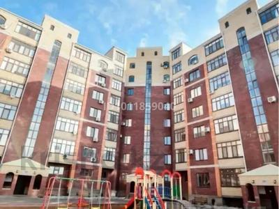 2-комнатная квартира · 70 м² · 8/8 этаж, Пр-д Султанахмета Кожыкова 4Д за 37 млн ₸ в Атырау, мкр Авангард-2