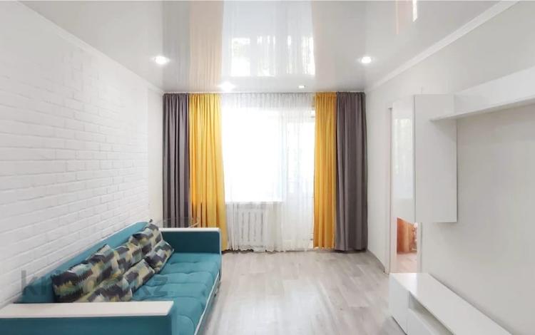 2-комнатная квартира · 45 м² · 2/5 этаж, Майкудук, Майкудук, 12й микрорайон за 10.6 млн ₸ в Караганде, Алихана Бокейханова р-н — фото 2