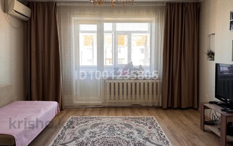 2-комнатная квартира · 54.2 м² · 9/9 этаж, мкр Юго-Восток, Таттимбета 7 за 20.5 млн ₸ в Караганде, Казыбек би р-н — фото 2