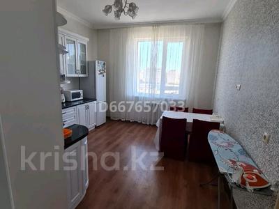 1-комнатная квартира, 45 м² по часам, Кабанбай Батыра 58Б за 3 000 〒 в Астане, Есильский р-н