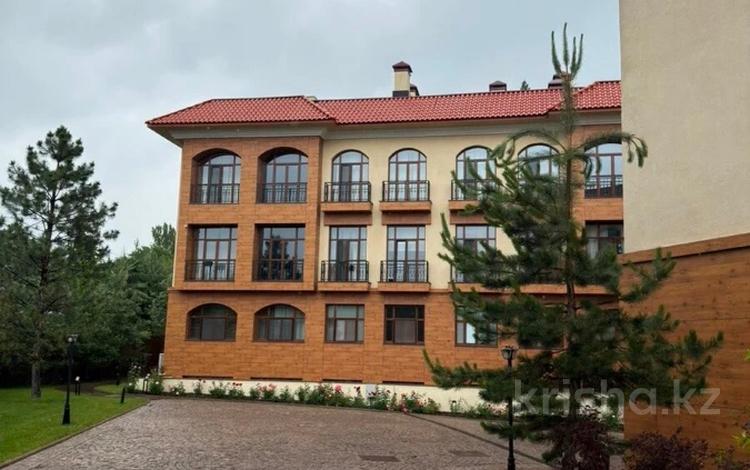 4-бөлмелі пәтер · 217 м² · 1/4 қабат, Тайманова 222/6, бағасы: 236 млн ₸ в Алматы, Медеуский р-н — фото 16
